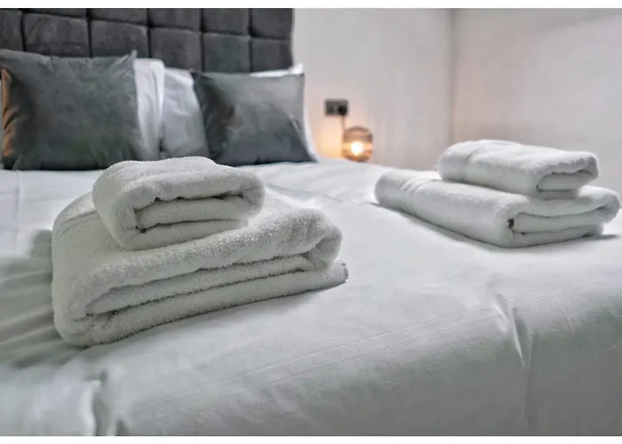 The Grandeur Mill Apartment *